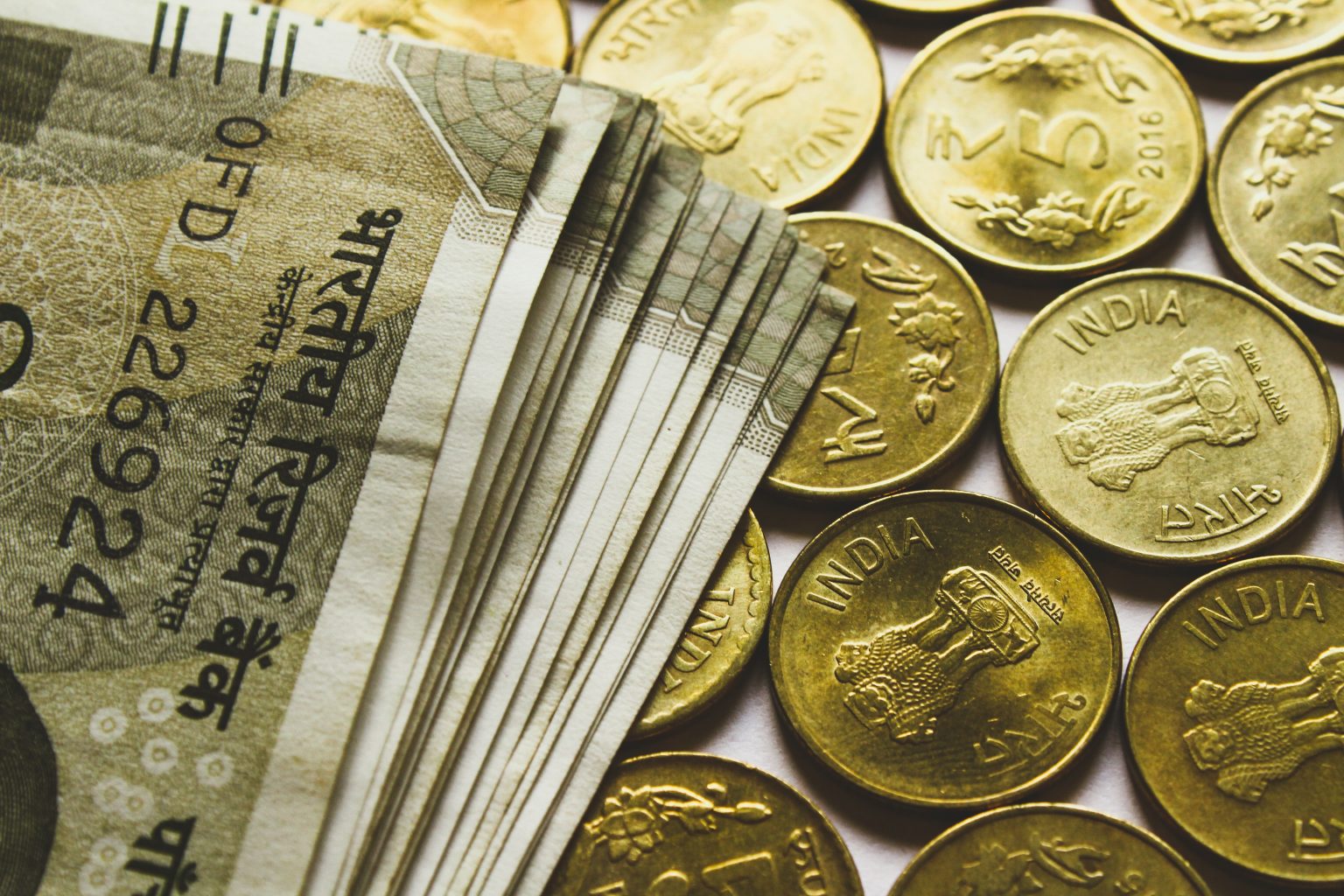 Best Investment Options In India Currently : 10 Best Investment Options Available in India / Are you looking for an investment option to invest your money to grow your wealth?